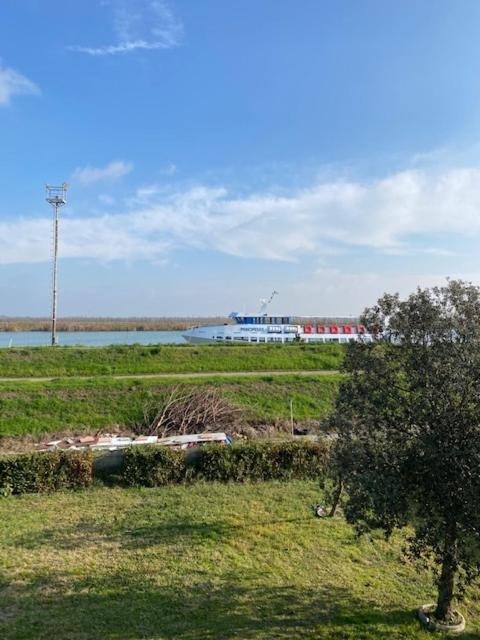 La Cueva Del Faro Hotel Gorino Ferrarese Eksteriør billede